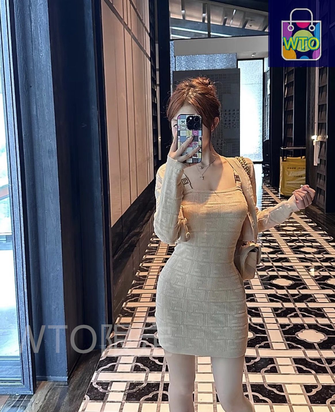 FENDI ニットスカート ベージュ 36 美品 これは FENDI（フェンディ）の