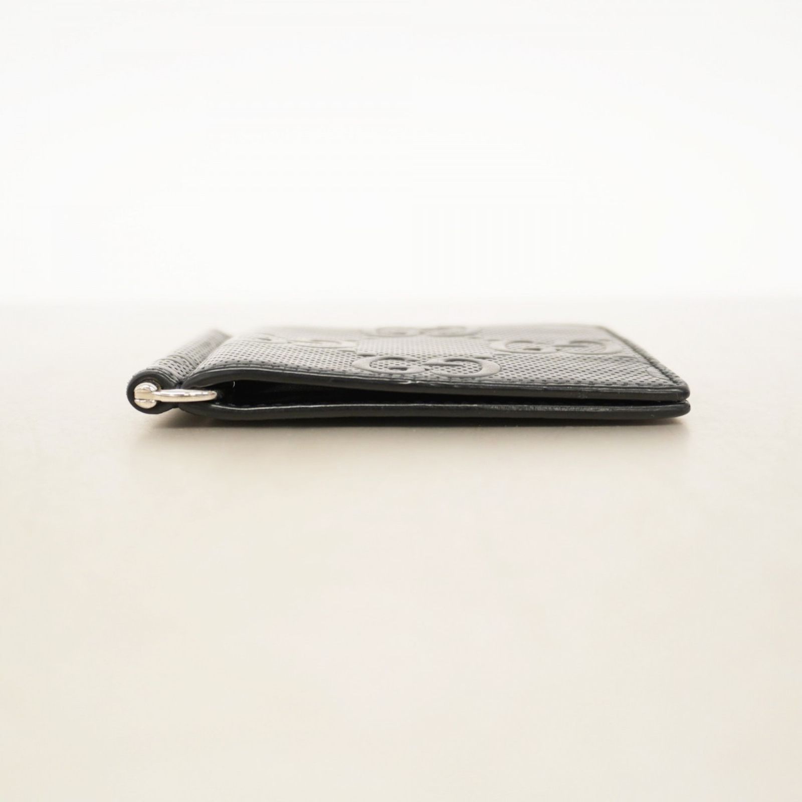 【未使用級】グッチ マネークリップ GGエンボス レザー 黒 676656 GUCCI グッチ マネークリップ 財布 GGエンボス レザー ブラック 676656