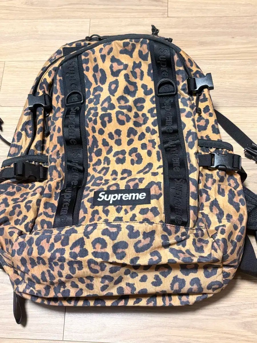 シュプリーム レオパード バック ヒョウ柄 希少 希少Supreme