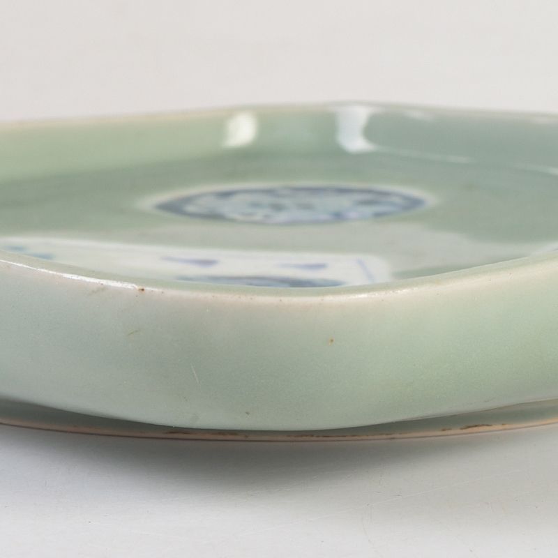 伊万里焼 古伊万里 青磁 染付山水文 角皿 時代箱付 N S329