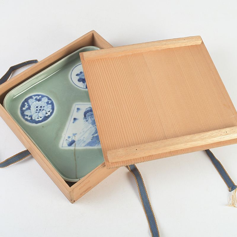 伊万里焼 古伊万里 青磁 染付山水文 角皿 時代箱付 N S329