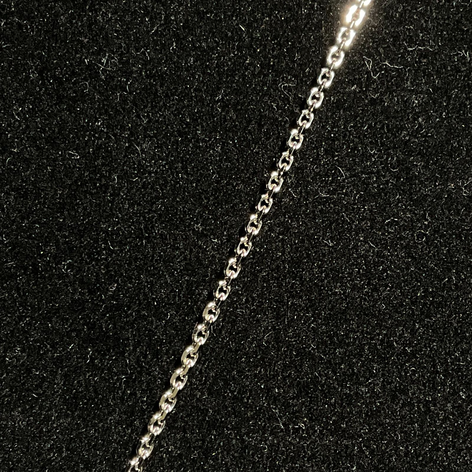 スワロフスキー メッキネックレス 白鳥モチーフ／ラインストーン