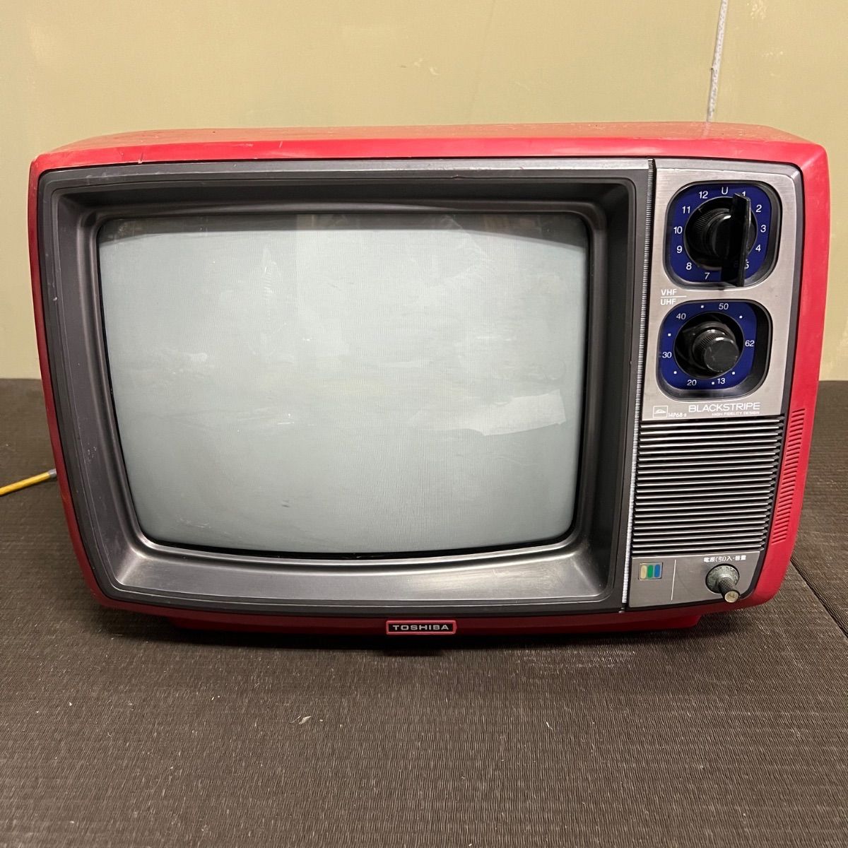 TOSHIBA ブラウン菅　TV レトロ ⭐︎ 昭和 レトロ TOSHIBA ポータブル ブラウン管 テレビ BL_C - メルカリ