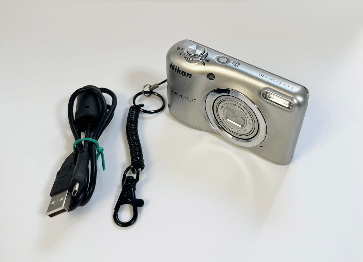 ニコン(Nikon) デジタルカメラ COOLPIX A10 [シルバー] 光学5倍ズーム 