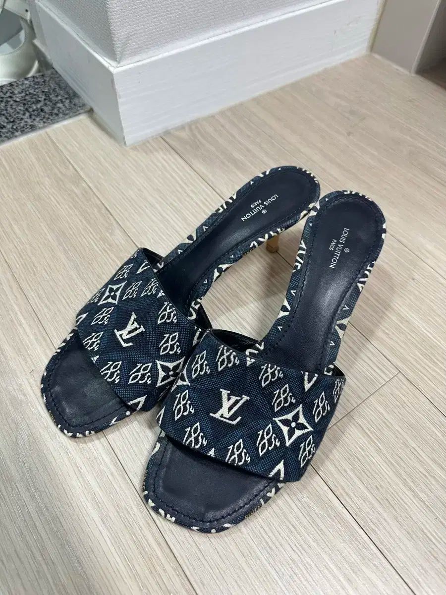 LOUIS VUITTON 1854 サンダル サイズ EU39 Louis Vuitton ルイヴィトン 1854 リバイバル ミュール