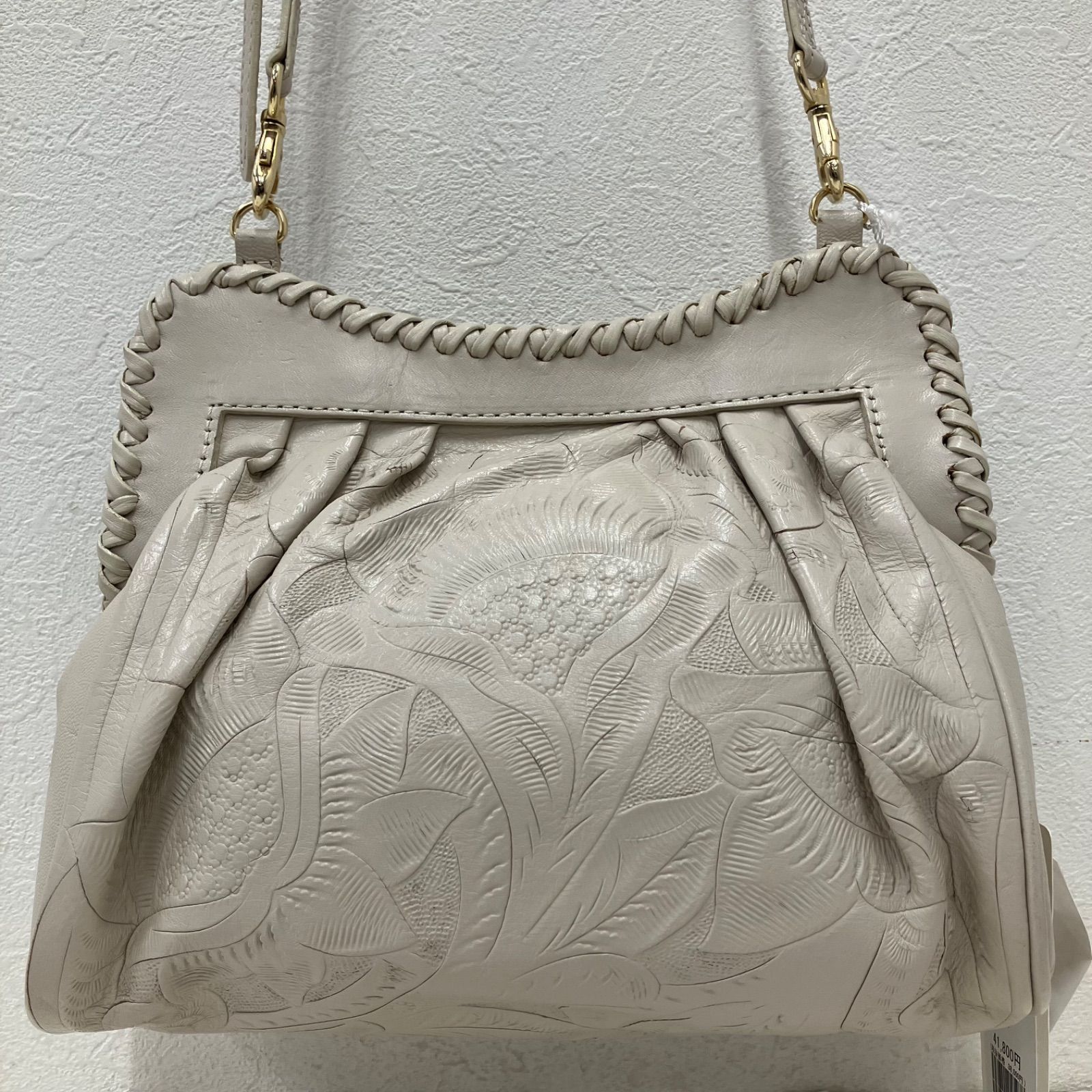 グレースコンチネンタル　カービングトライブス　ショルダーバッグ　エクリュ CarvingChainBAG / GRACE CONTINENTAL | GRACE CONTINENTAL グレース