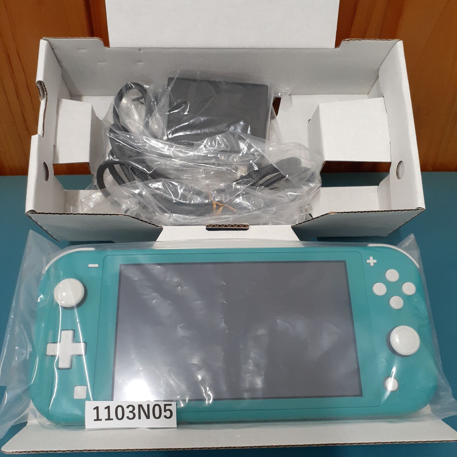 任天堂　Switch Lite  ターコイズ Amazon.co.jp: Nintendo Switch Lite ターコイズ : ゲーム