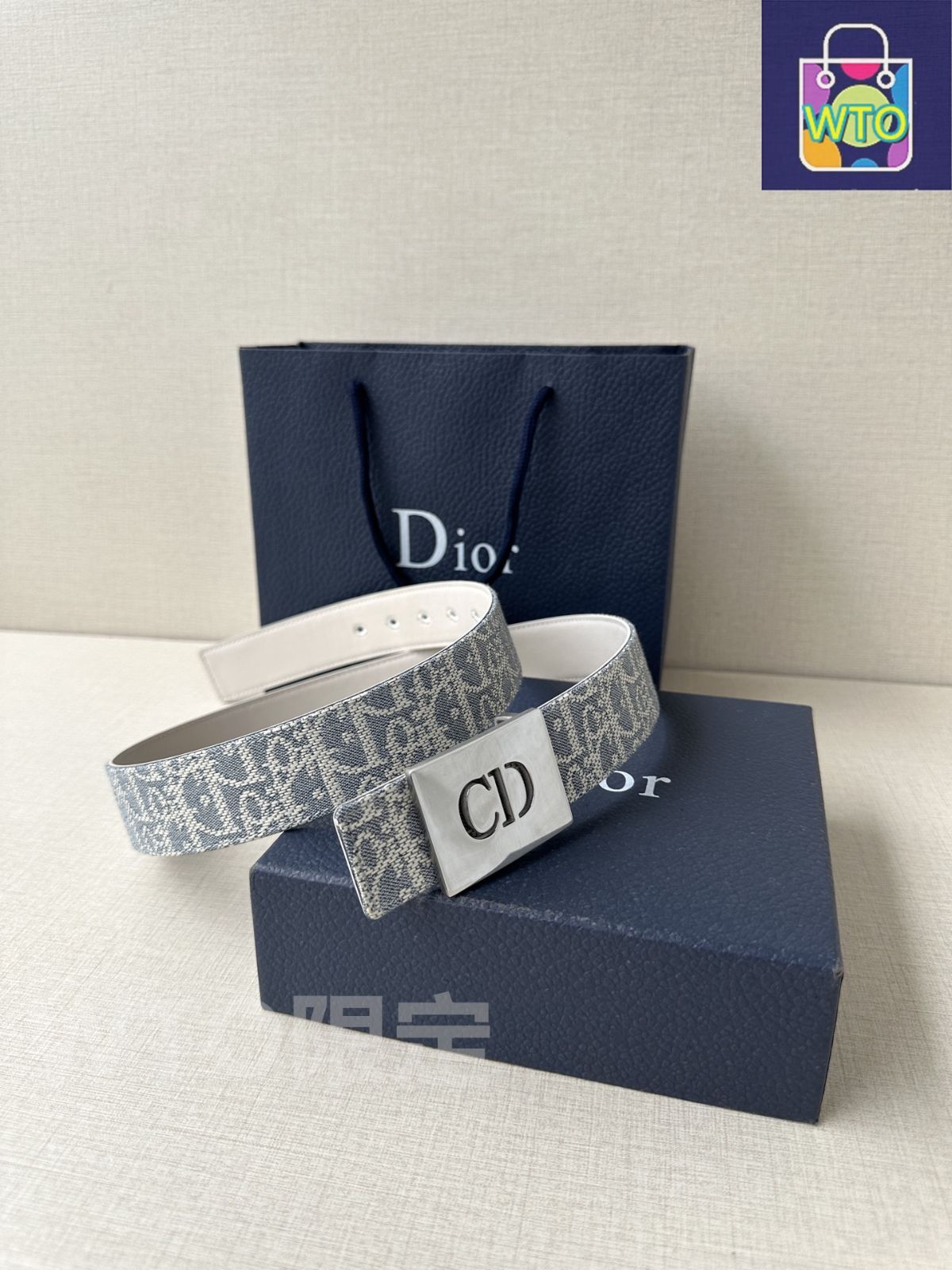Christian Dior☆美品☆リバーシブルベルト☆箱付き すぐ届く！DIOR ディオール30 MONTAIGNE リバーシブルベルト (Dior