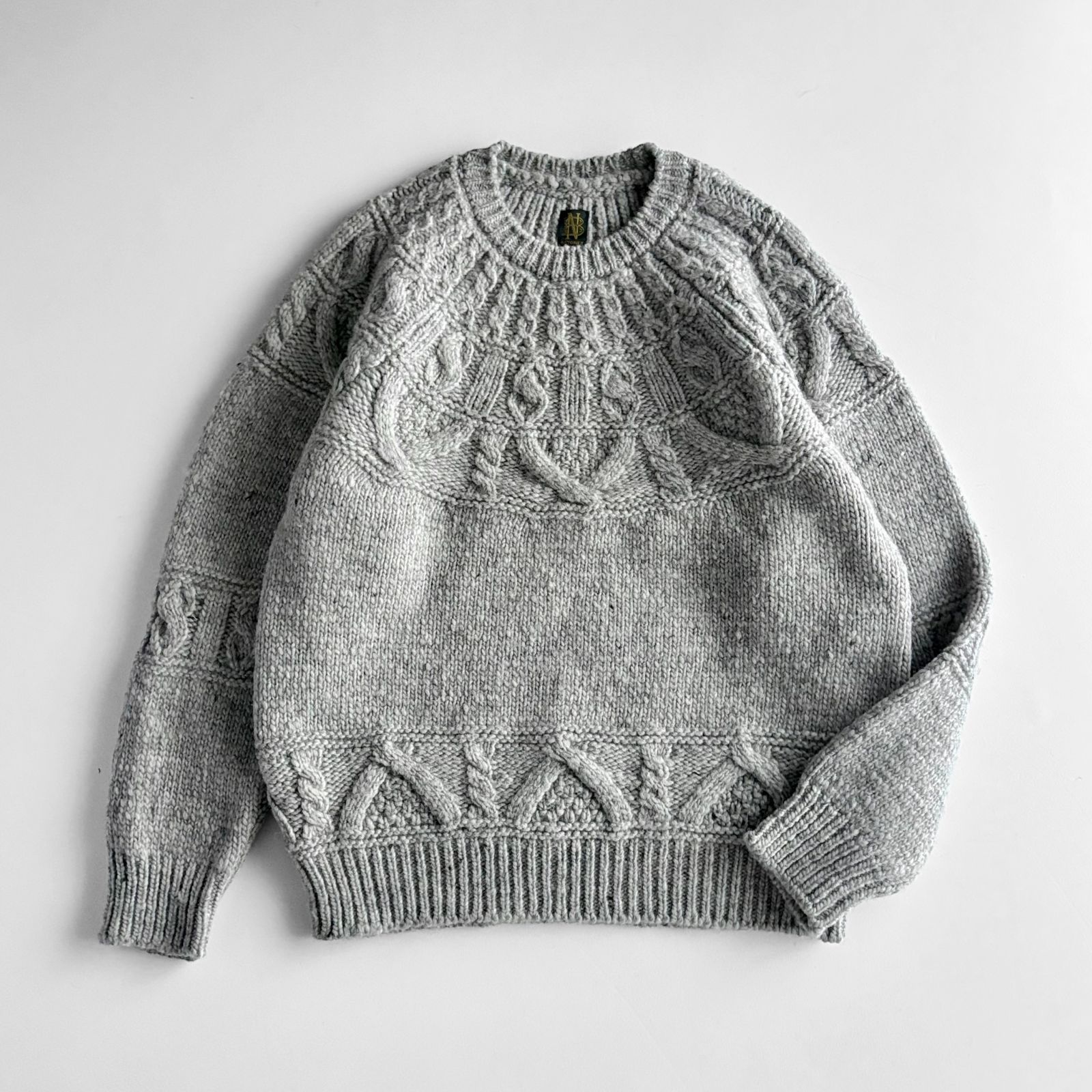 極美品 バトナー スプレッドアランクルーネックニット ウール L チャコール 極美品 バトナー スプレッドアランクルーネックニット ウール L