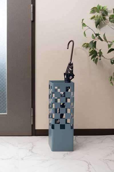 スチール製のスリムなデザイン傘立て（角型）「W16×D16×H49cm」No.