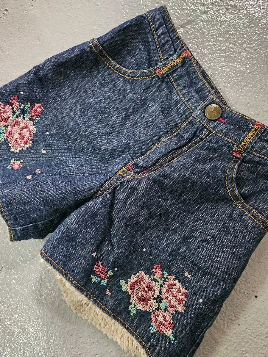 正規品，限定セール メゾピアノ 花 刺繍 冬 ハーフパンツ 130 その他
