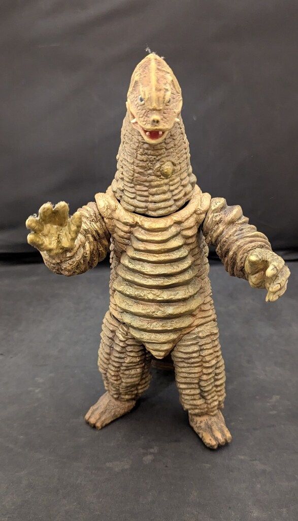 新品未開封 レッドキング２代目 エクスプラス 大怪獣シリーズ X-PLUS Amazon.co.jp: [BANDAI] ウルトラ怪獣シリーズ 192 レッドキング(二