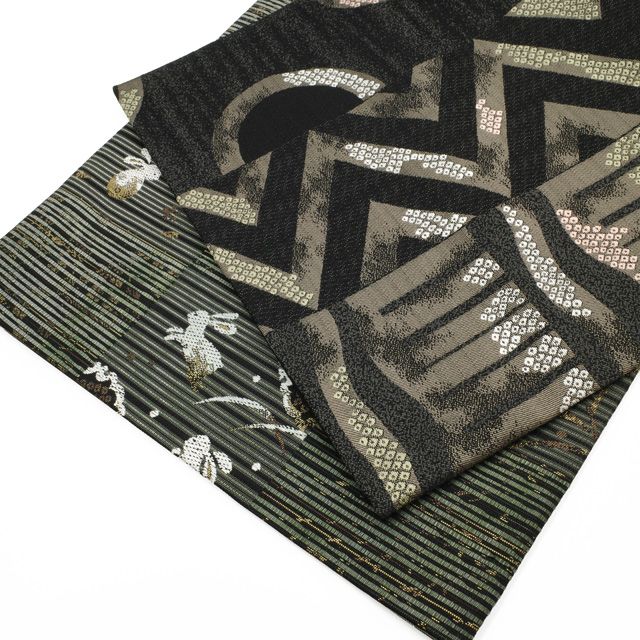 新古品】 袋帯 二図 両方向 二方向 双図 二種のお太鼓柄 正絹 黒地 灰