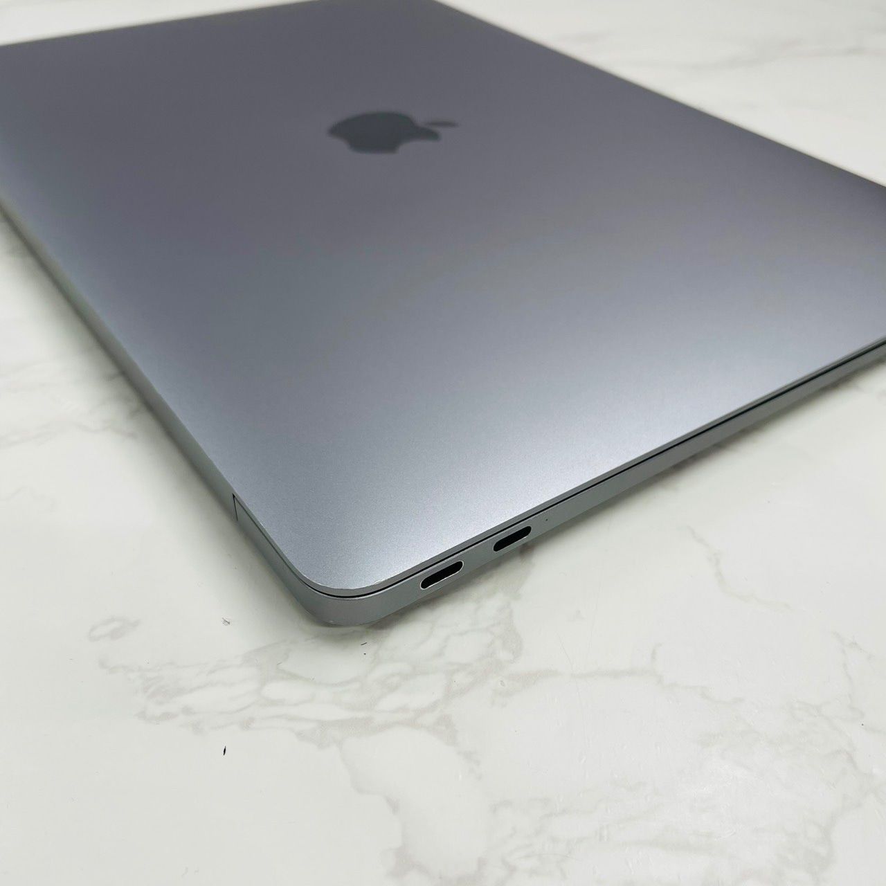 Apple MacBook Air 13 2020 1.1Ghz i5 16GB 256GB スペースグレイ 充