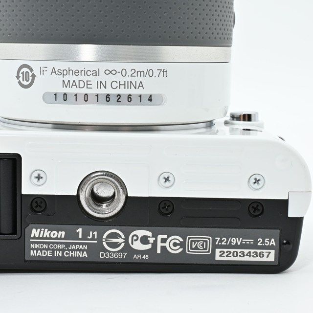 美品　Nikon1 J1　ミラーレス一眼カメラ　標準ズームレンズ　ホワイト Amazon | Nikon ミラーレス一眼カメラ Nikon 1 (ニコンワン) J1