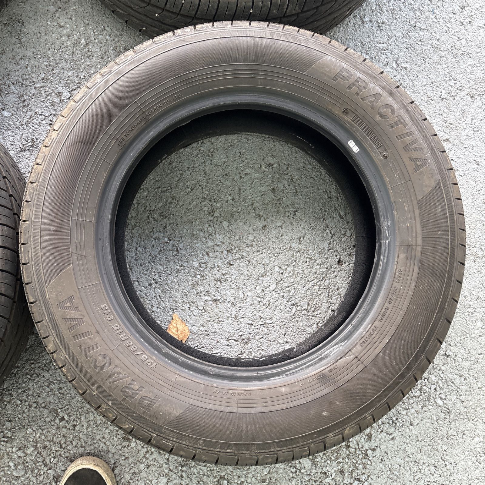 2024年製　ヨコハマ製　プラクティバ　195/65R15　国産　バリ溝　4本 2024年製ヨコハマ製プラクティバ195/65R15国産バリ溝4本