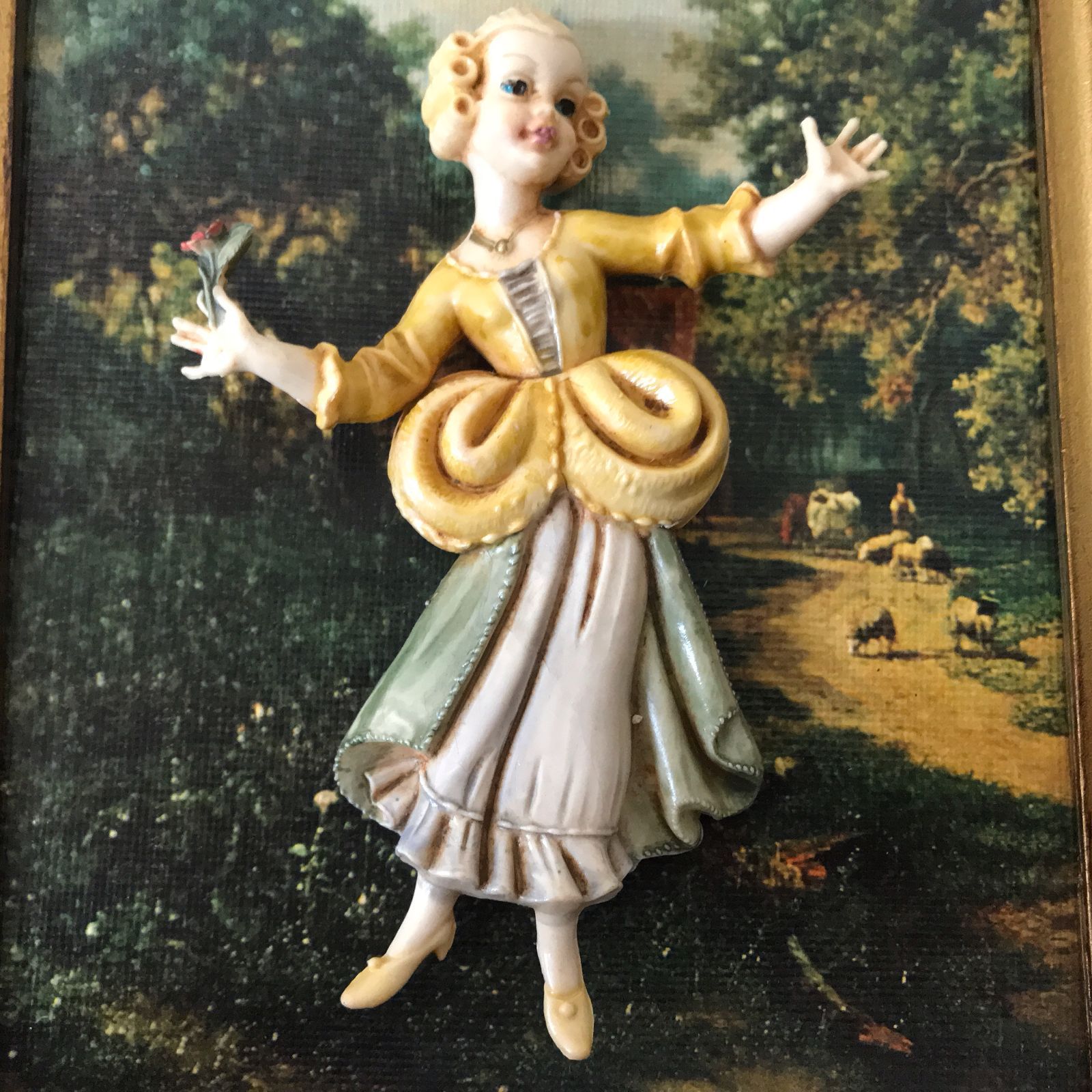 〇壁掛け 立体アート 人形 アンティーク 希少 - メルカリ