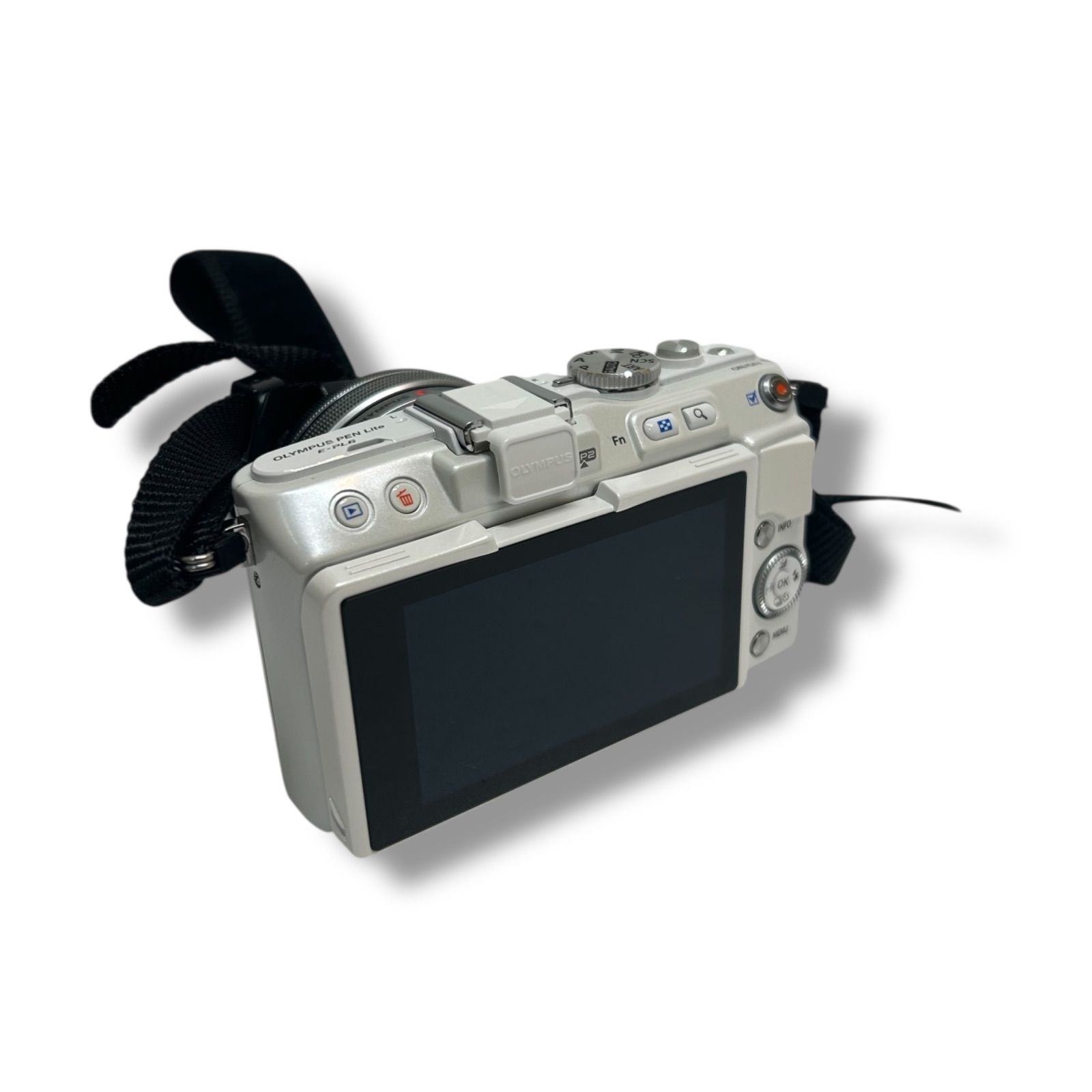 ジャンク品 OLYMPUS E−PL6 ダブルズームキット WHITE 白