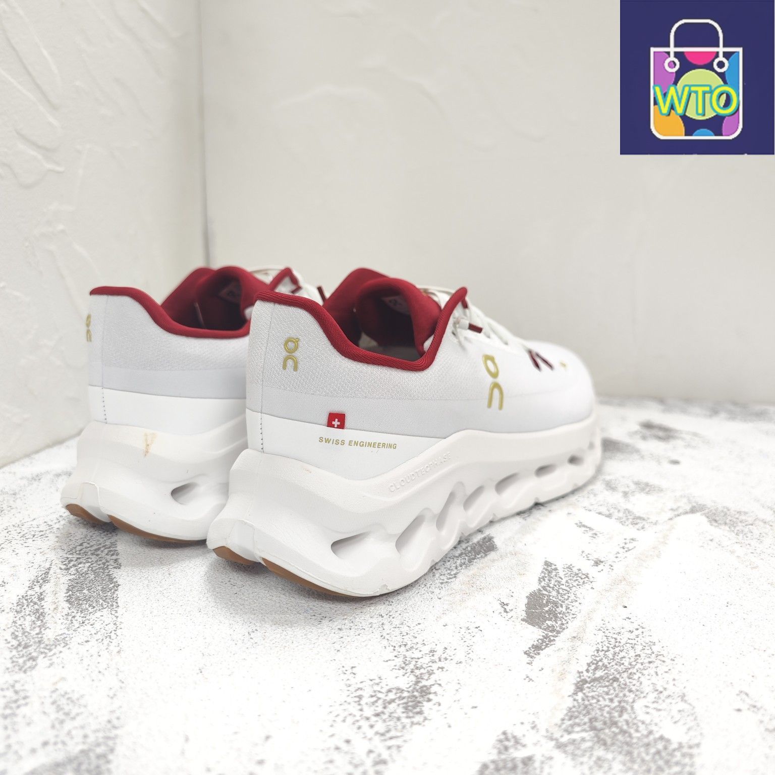 Cloudtilt 巳年限定カラー　ホワイト/レッド26.5cm ON Cloudtilt（クラウドティルト）ホワイトレッド スニーカー 男女兼用