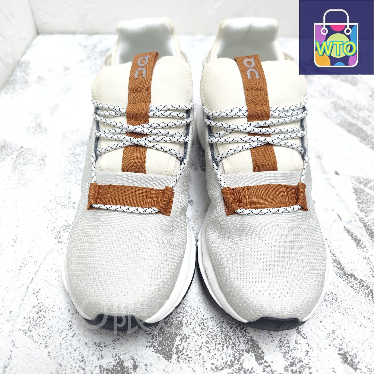 ▼未使用✨美品✨Cloud nova オン クラウドノヴァ ランニングシューズ ▽未使用✨美品✨Cloud nova オン クラウドノヴァ ランニングシューズ