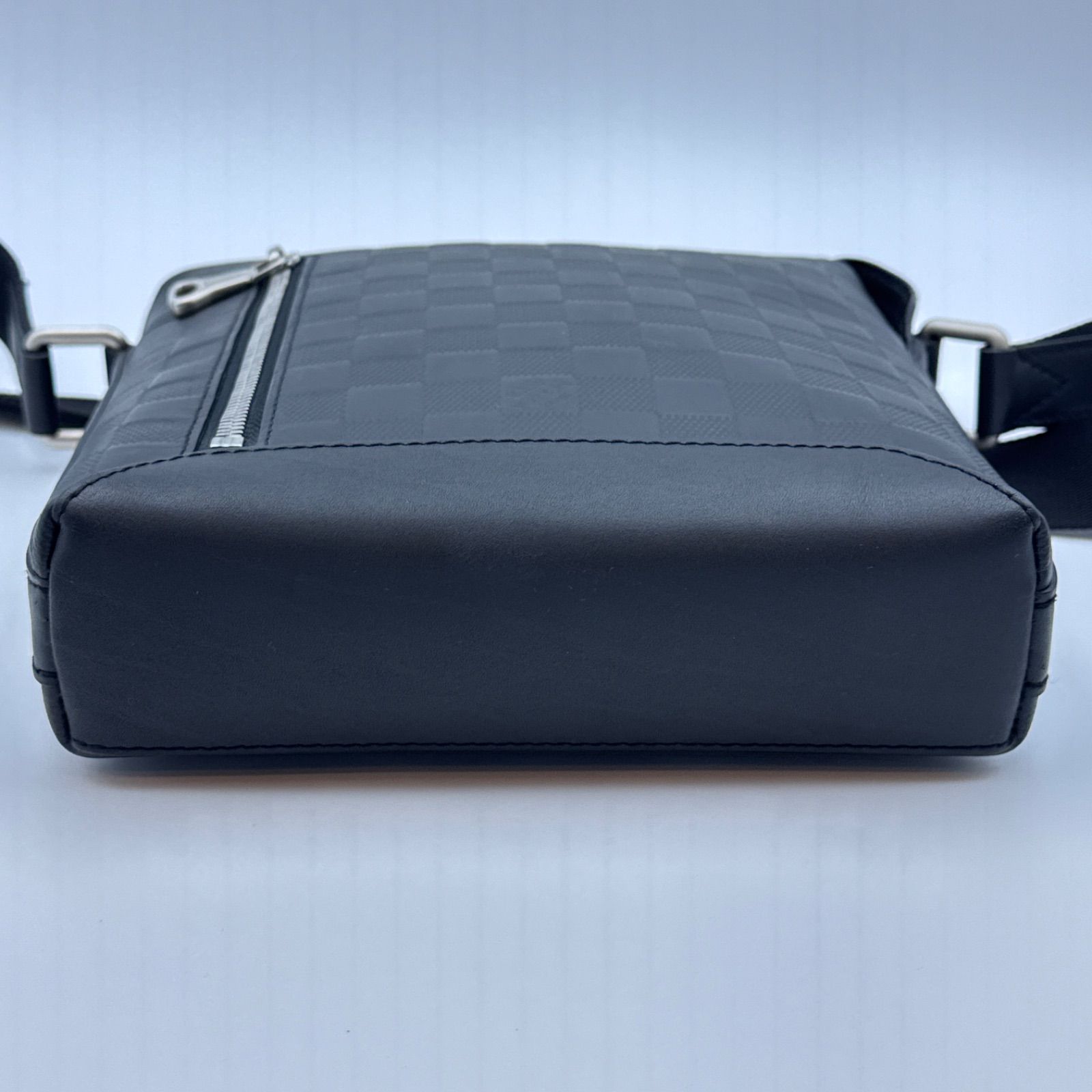 Louis Vuitton ルイヴィトン ダミエ アンフィニ ディスカバリー