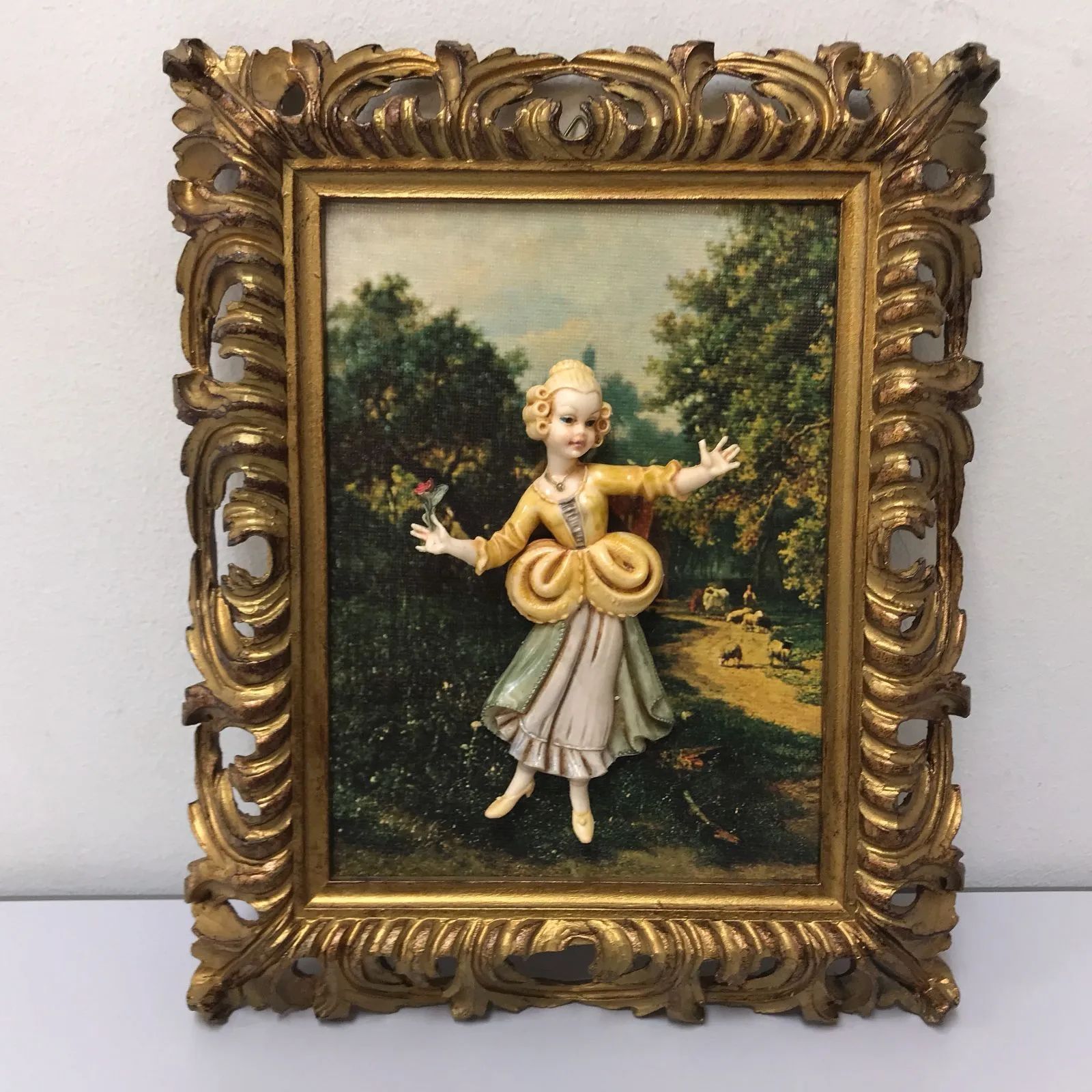 人形(アンティーク調=陶器製=額入り=壁掛け) 人形(アンティーク調=陶器製=額入り=壁掛け)