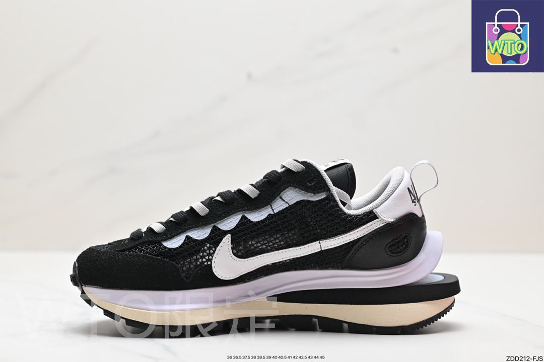 サカイ× ナイキ ヴェイパーワッフル 、 \"ブラックアンドホワイト\" ナイキ×サカイNIKE×sacai VAPORWAFFLE ヴェイパーワッフルスニーカー