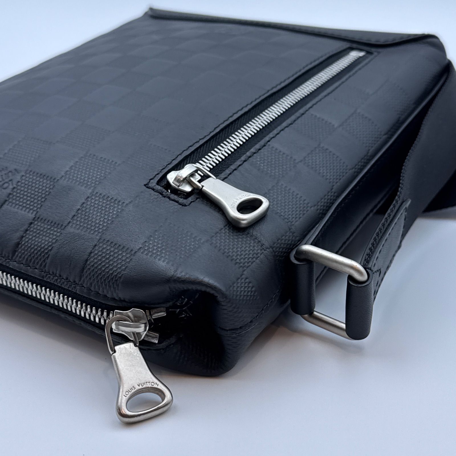 Louis Vuitton ルイヴィトン ダミエ アンフィニ ディスカバリー