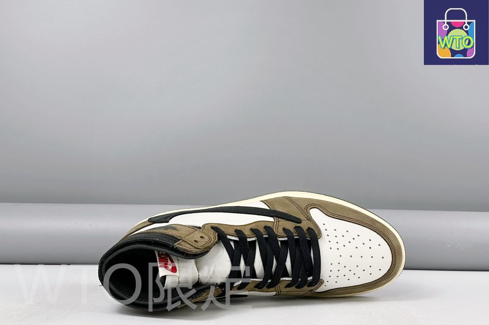 トラヴィススコット × ナイキ エアジョーダン1 レトロ ハイ OG TS SP