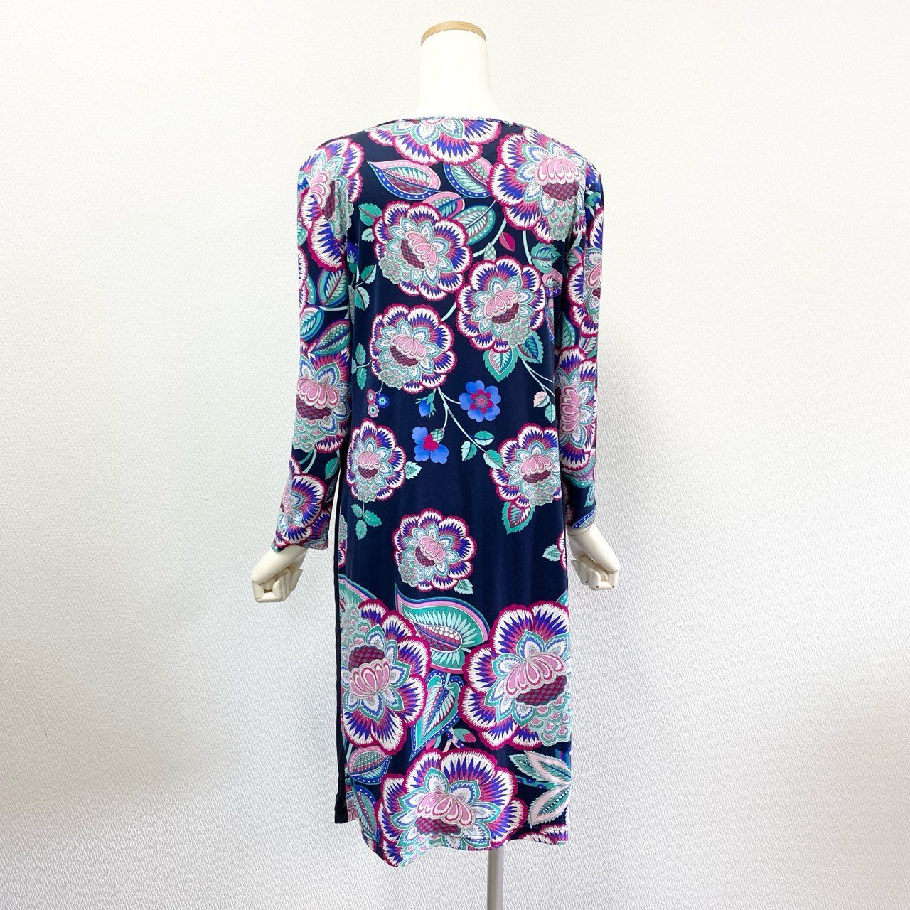 レオナール✨シルク100% ロングフレアワンピース 花柄 トリム 42 ネイビー レオナール✨シルク100% ロングフレアワンピース 花柄 トリム 42