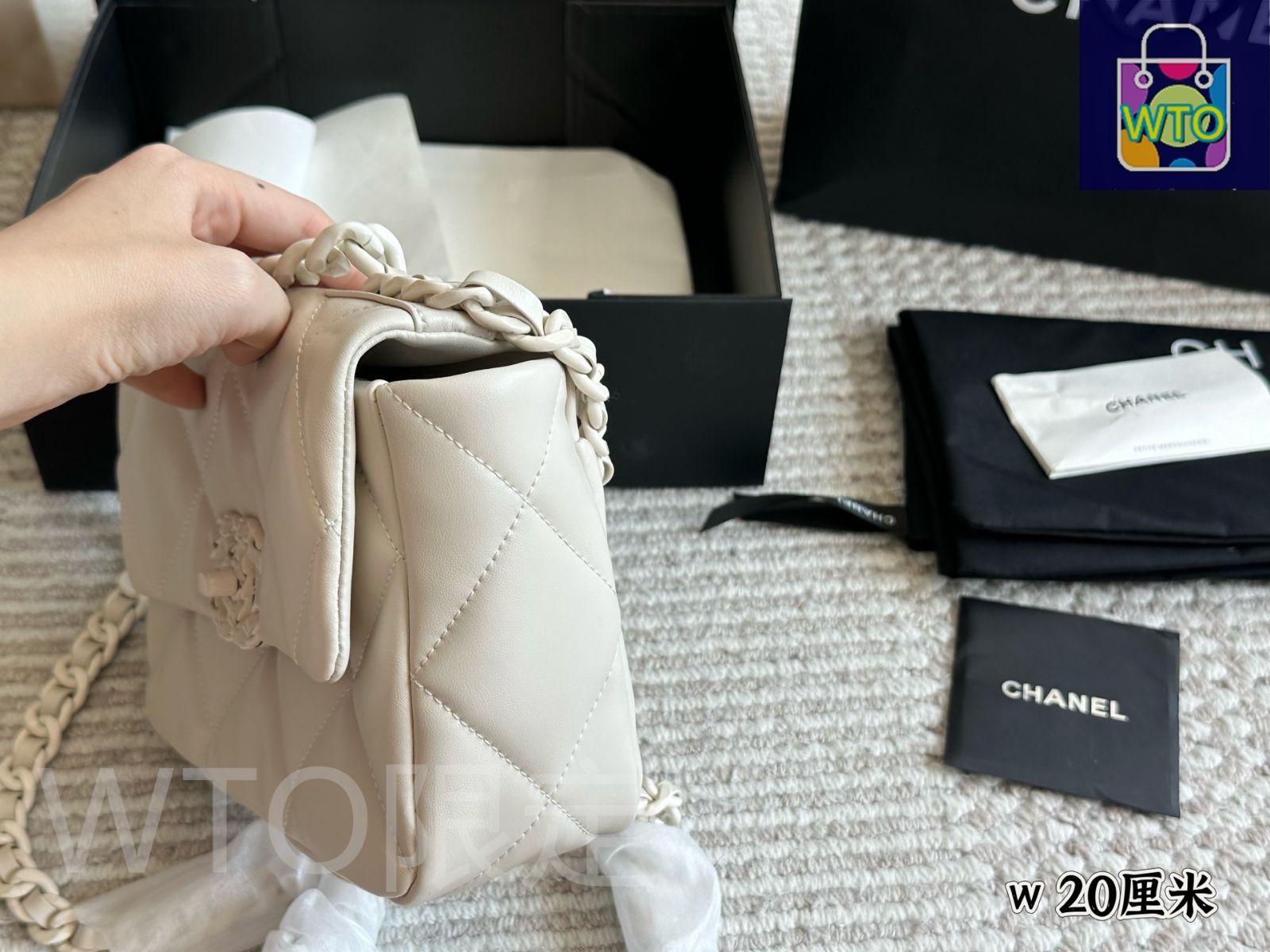 CHANEL 19バッグ スモールサイズ - 20×12cm マルチウェイ仕様 [本日
