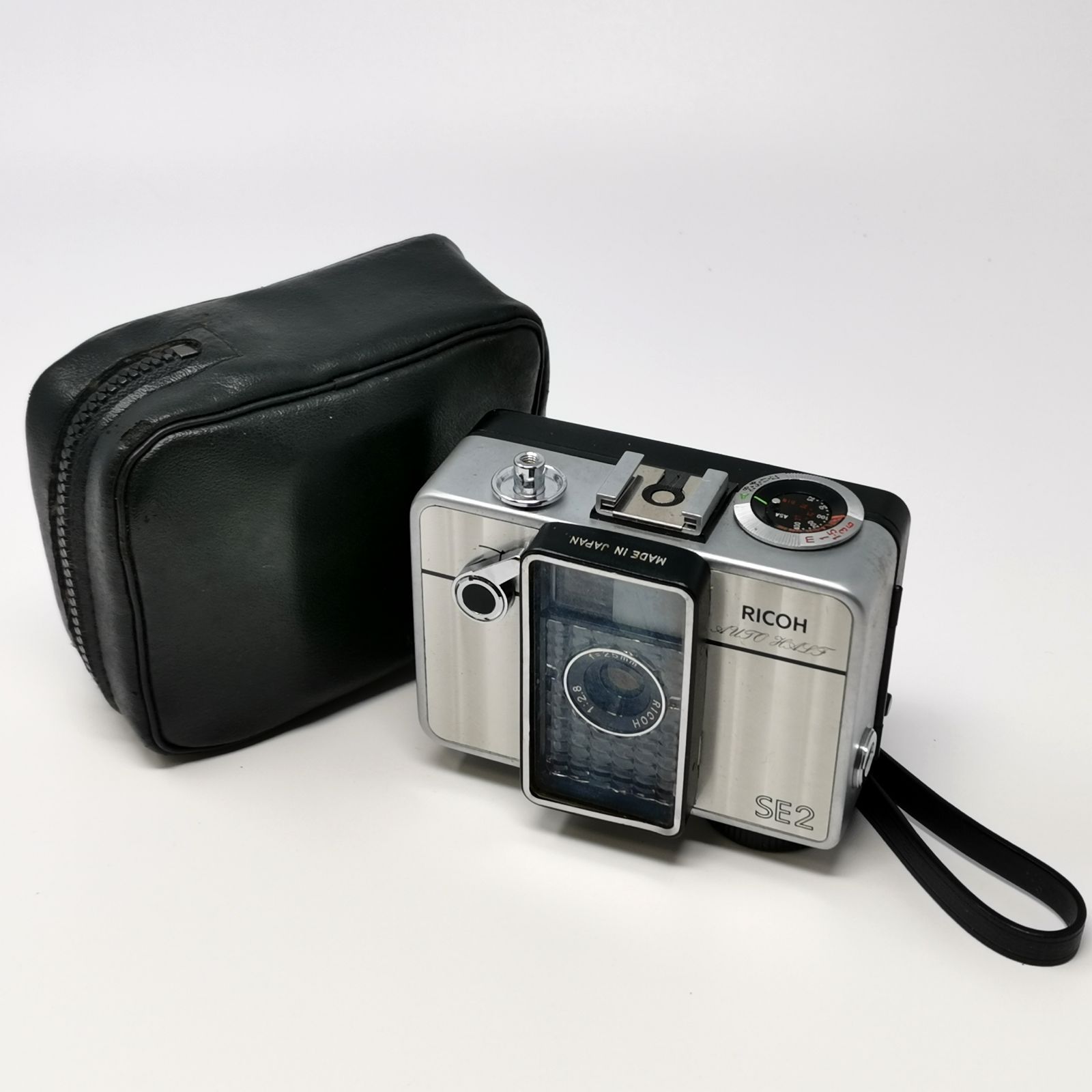 RICOH AUTO HALF SE2 フィルムカメラ シルバー フィルムないため動作