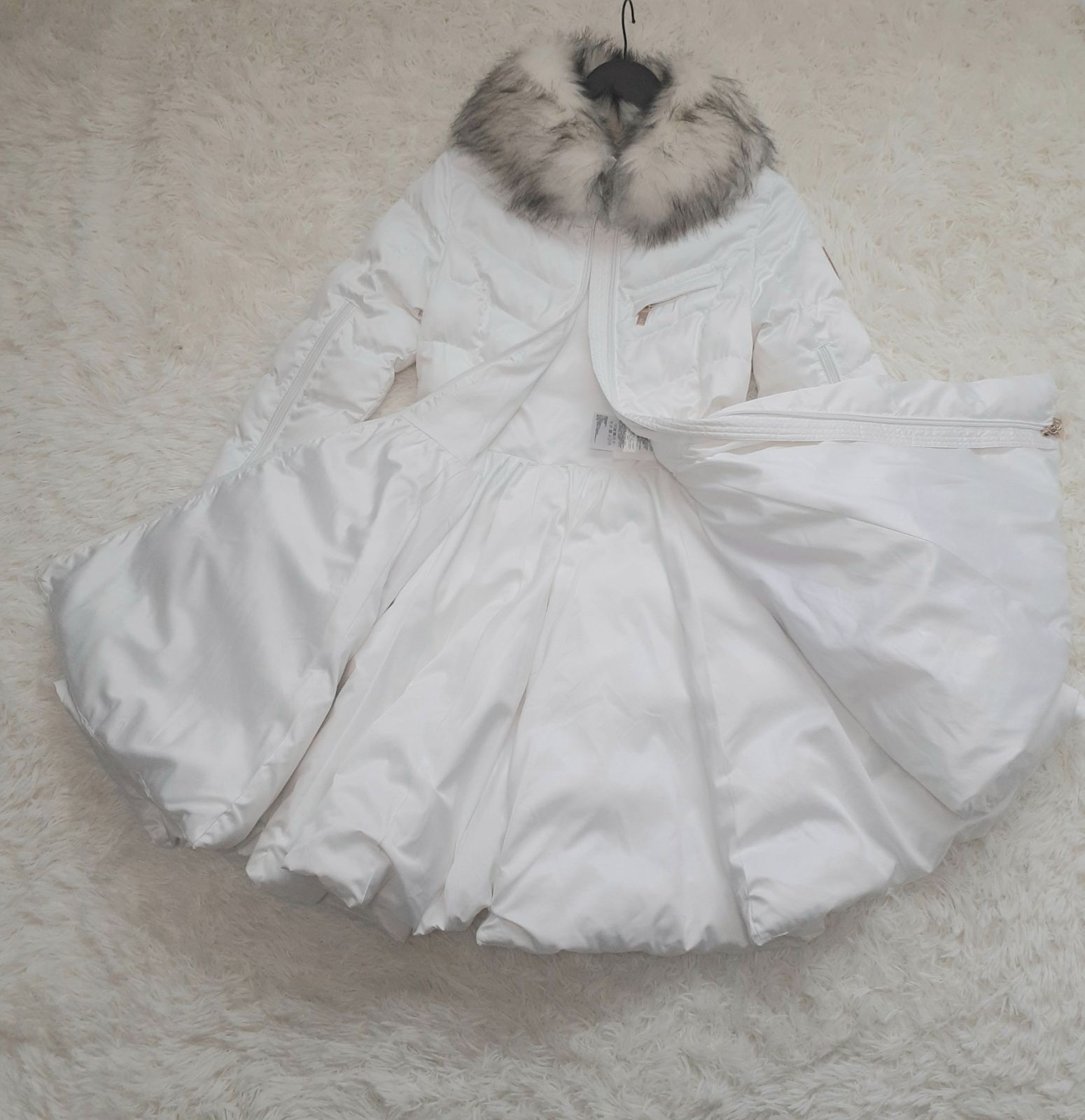 エリザベッタフランキ ELISABETTA FRANCHI ホワイト フレア ダウン