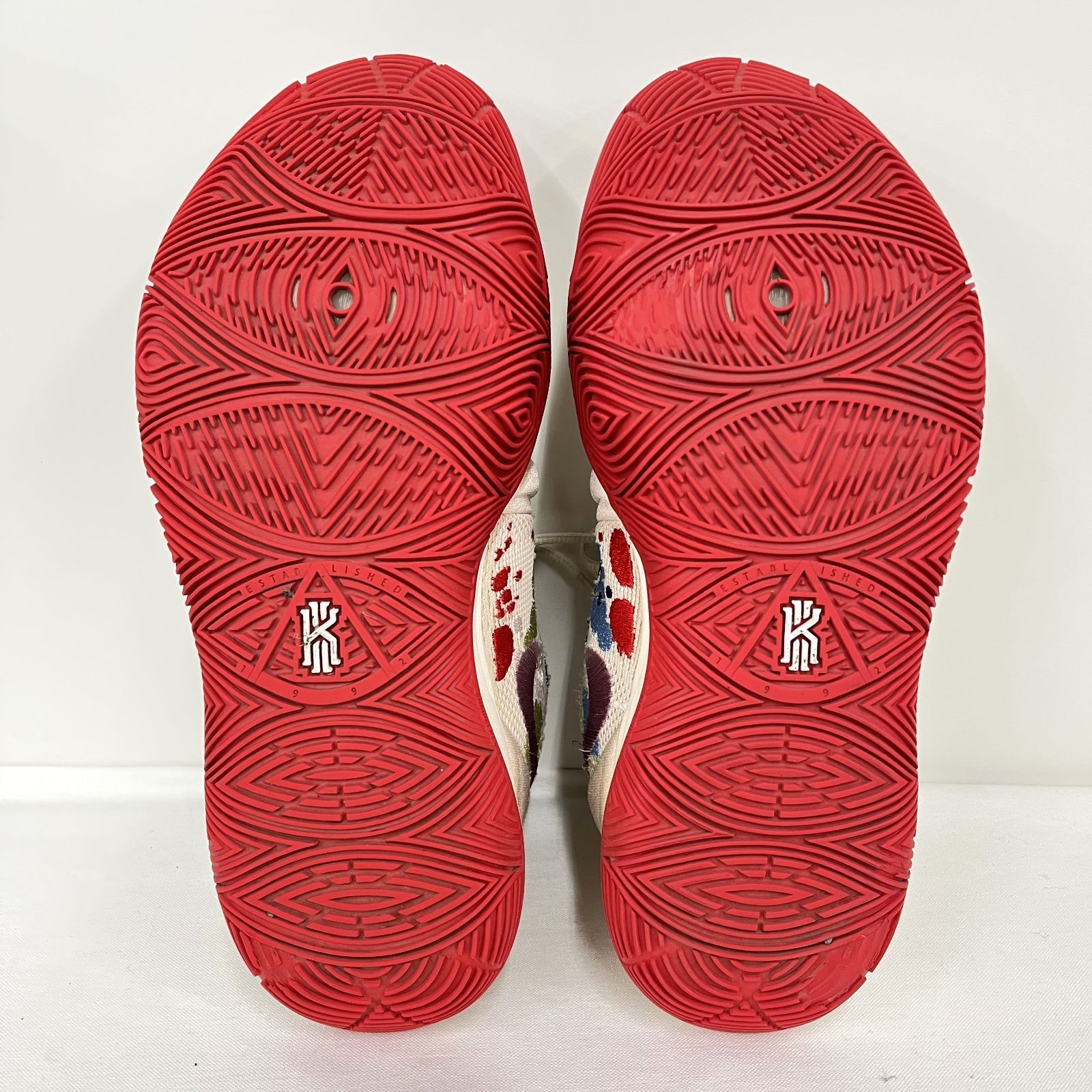 ナイキ カイリー5 EP バンデュール 27cm 国内7月27日発売予定】バンデュール × ナイキ カイリー 5 EP ペール