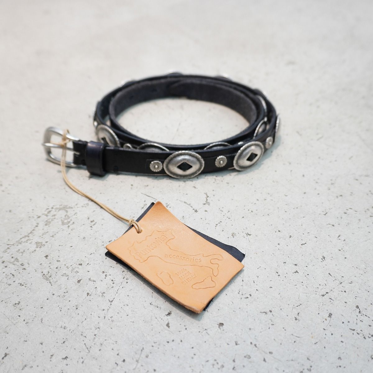 PUNTOVITA プントヴィータ コンチョ レザー 細 ベルト ウエスタン