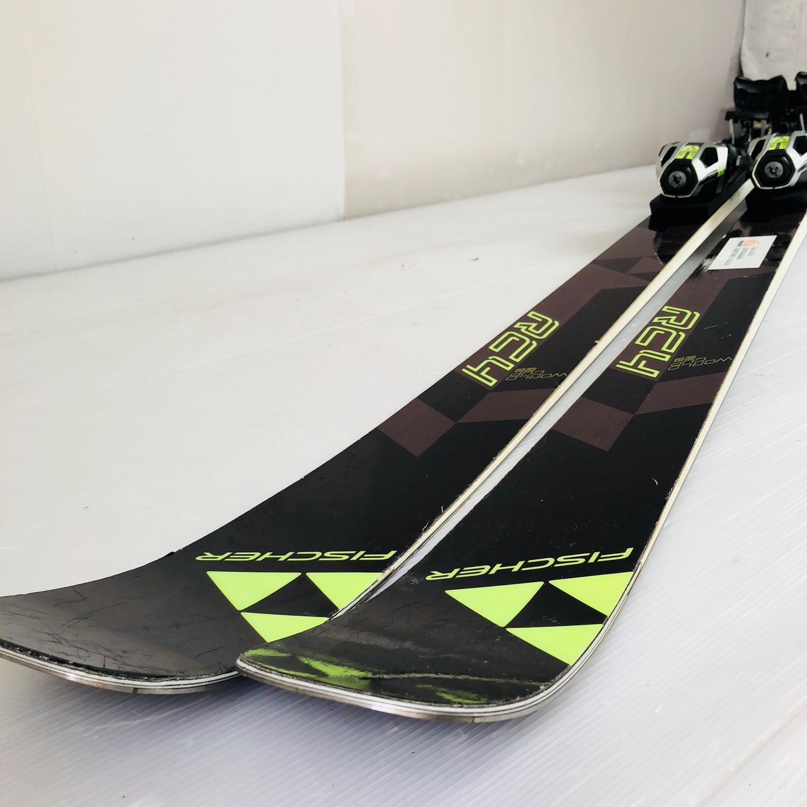 フィッシャー RC4 gs プレート、ビンディング付き フィッシャー RC4 gs プレート、ビンディング付き