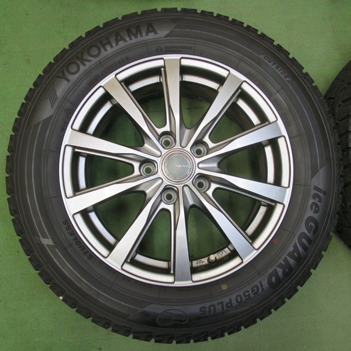 ②185/60R16 ヨコハマIG60 バリ溝　送料込み！スタッドレスタイヤ バリ溝！9分☆スタッドレス 215/60R16 ヨコハマ アイスガード iG50