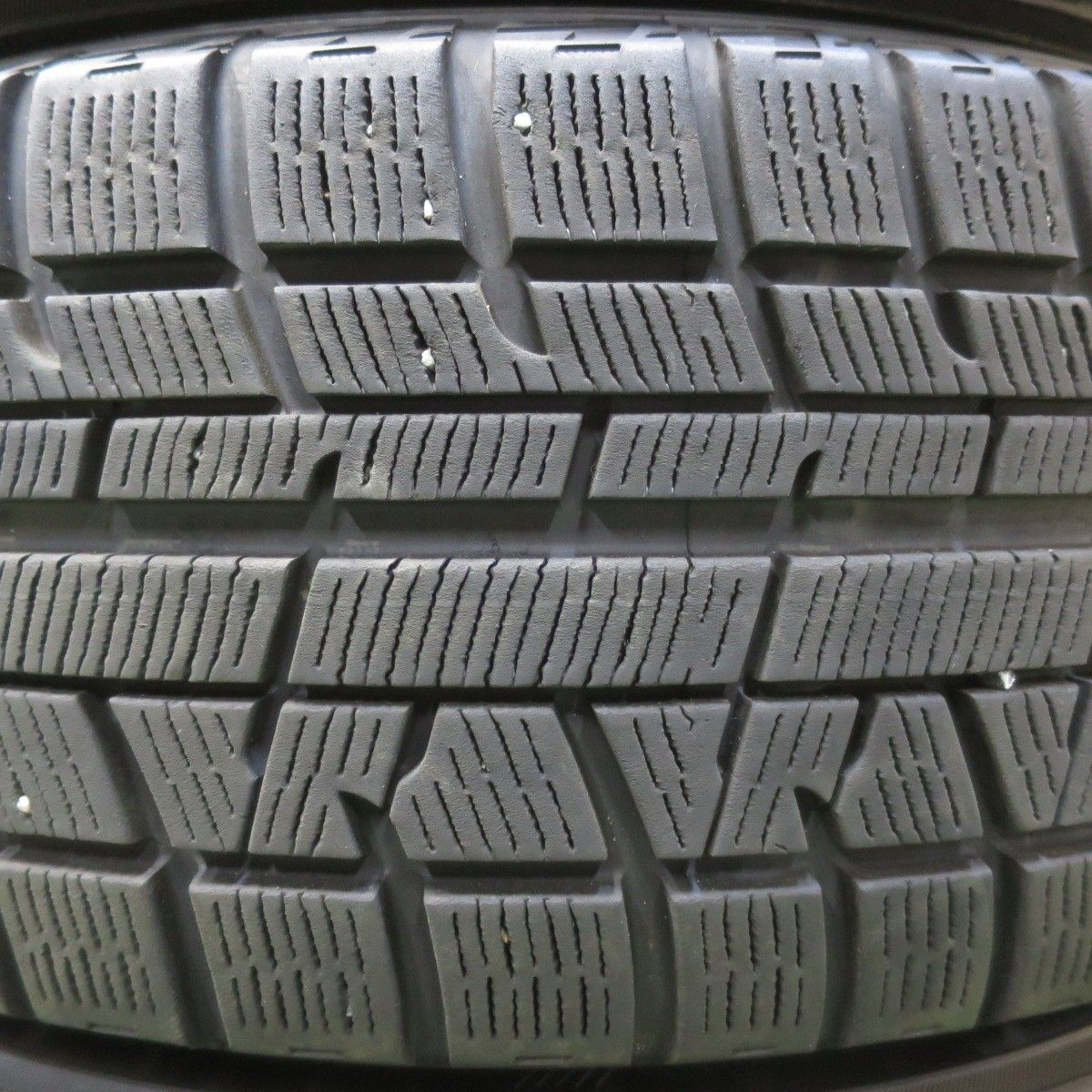 バリ溝！9分☆スタッドレス 215/60R16 ヨコハマ アイスガード iG50