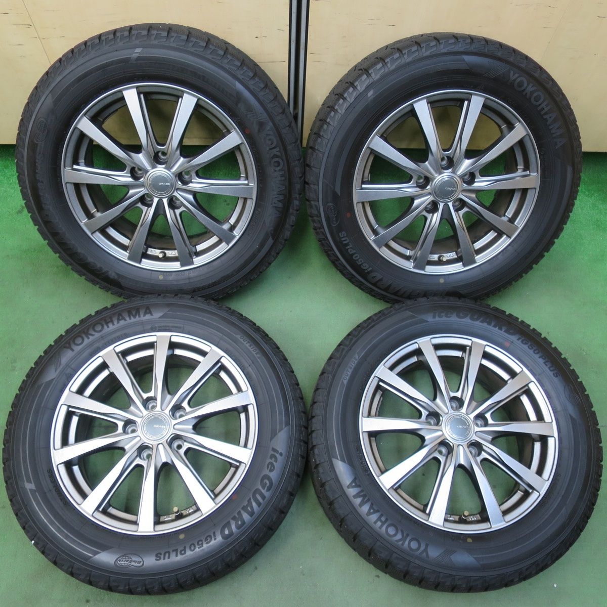 バリ溝！9分☆スタッドレス 215/60R16 ヨコハマ アイスガード iG50