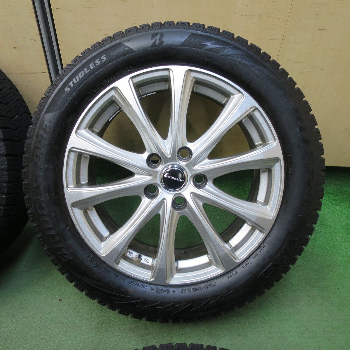 お買い得　トヨタ純正アルミ　バリ溝　スタッドレスブリヂストン215/55/R17 お買い得 トヨタ純正アルミ バリ溝 スタッドレスブリヂストン215/55