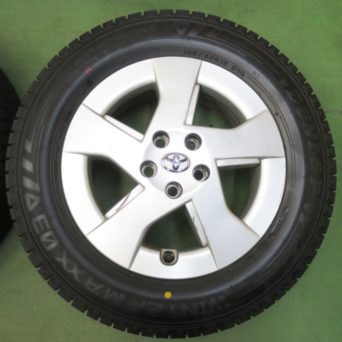 バリ溝！22年！9分☆トヨタ 30系 プリウス 純正 195/65R15