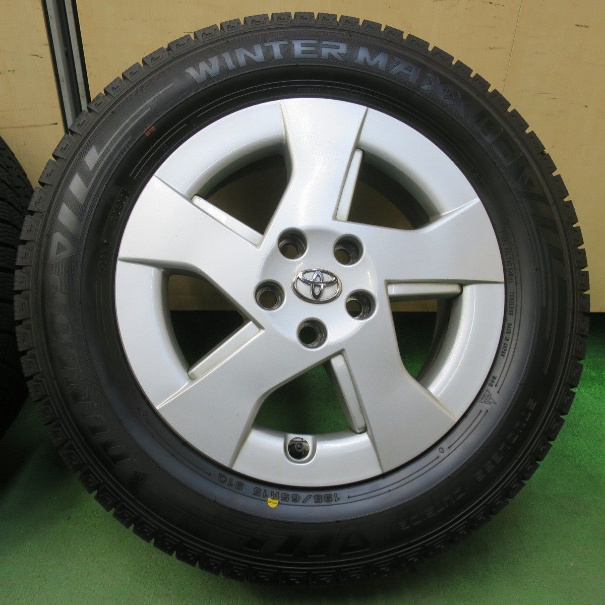 専用予定。購入可　バリ溝195/65R15 スタッドレス　pcd100 プリウス スタッドレスアルミホイールセット195/65R15 PCD100 5穴 プリウス