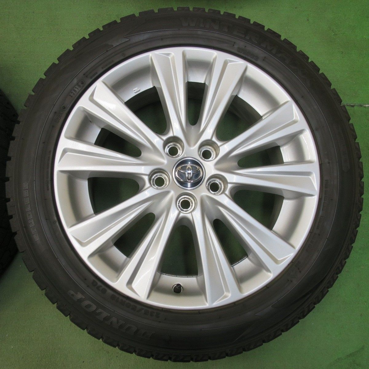 235/50r18 スタッドレスバリ山 アルファード ヴェルファイア等ダンロップ バリ溝！キレイ！9分☆トヨタ 30系 アルファード ヴェルファイア 純正