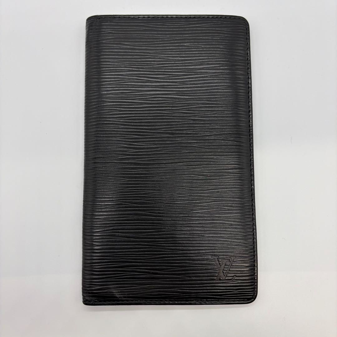 ルイヴィトン【極美品】エピ　ノワール　シェキカルトクレディ　２つ折り財布　長財布 美品⭐ルイヴィトン エピ ポルトシェキエ カルトクレディ 長財布 黒