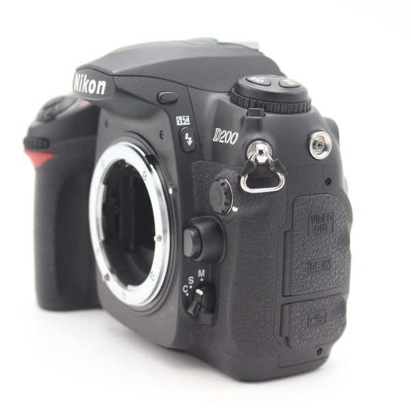 ショット数1060枚！□ほぼ新品□ Nikon デジタル一眼レフカメラ D200