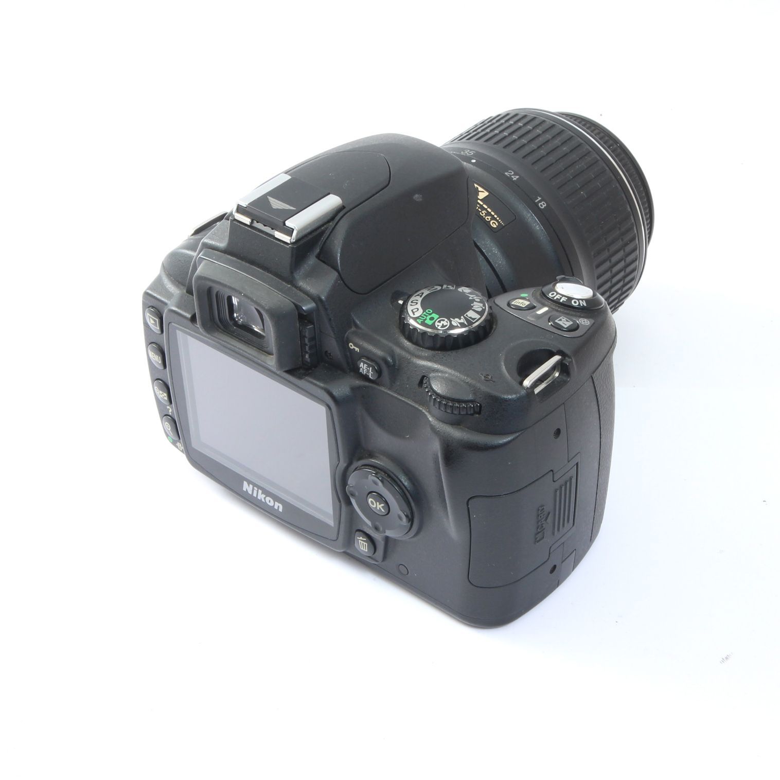 Nikon ニコン D40 + AF-S DX 18-55mm F3.5-5.6 G VR レンズセット