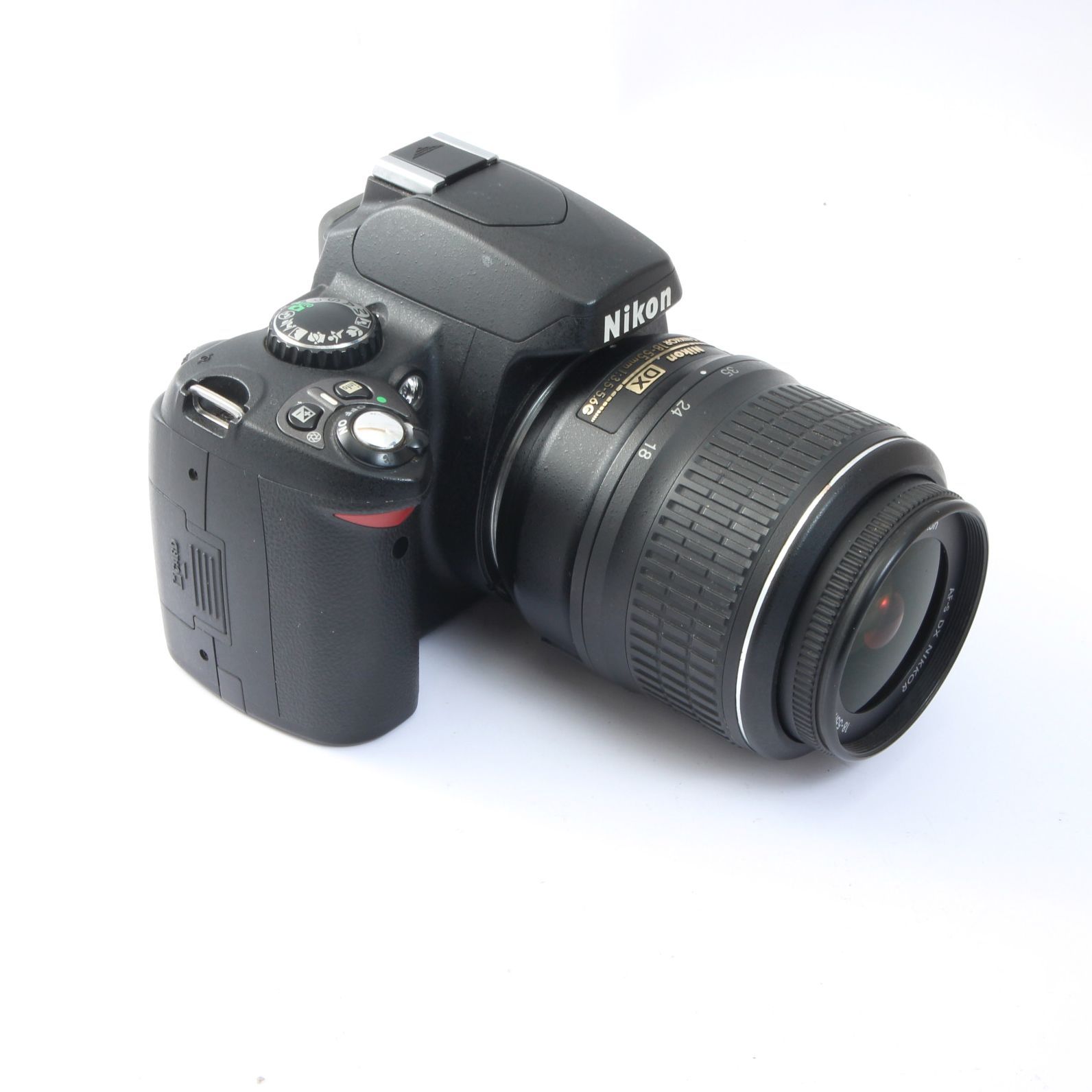 Nikon ニコン D40 + AF-S DX 18-55mm F3.5-5.6 G VR レンズセット