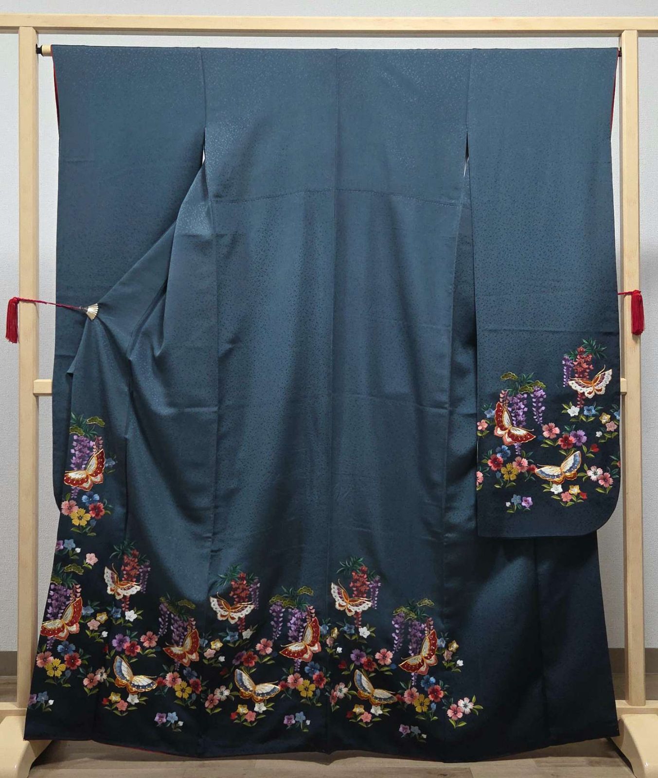 A5◆着物くつろぎ 蝶々に花模様 金彩 青緑 菊 袷 正絹 成人式 振袖 着物 A5◇着物くつろぎ 蝶々に花模様 金彩 青緑 菊 袷 正絹 成人式