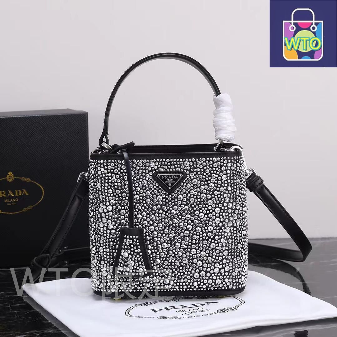 K【新品未使用】また値下げ!PRADA⭐︎ プラダ PRADA ショルダーバッグ｜本日限定特価｜新品未使用 - メルカリ