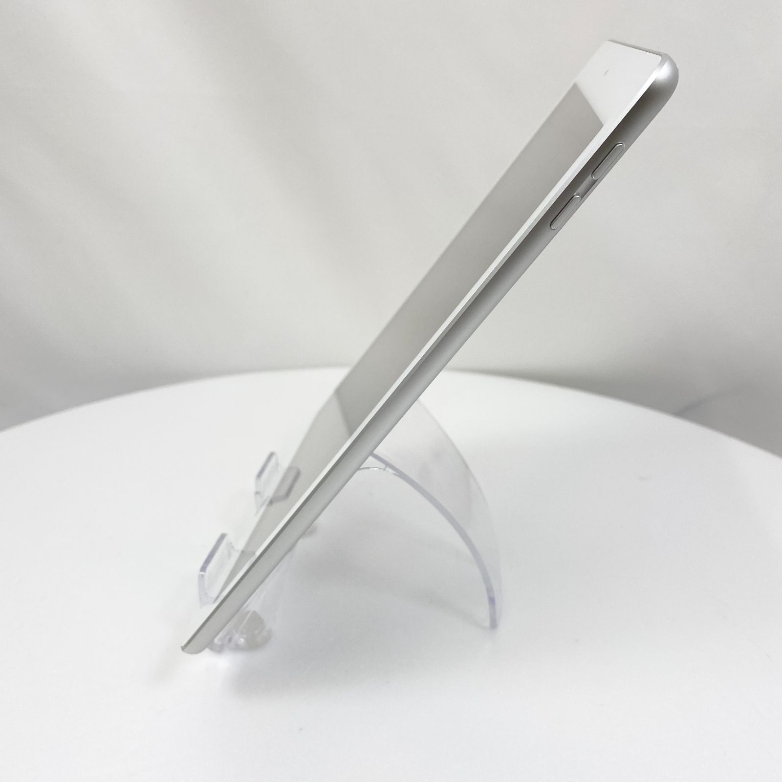 Apple iPad 第6世代 Wi-Fi 32GB シルバー Jランク - メルカリ